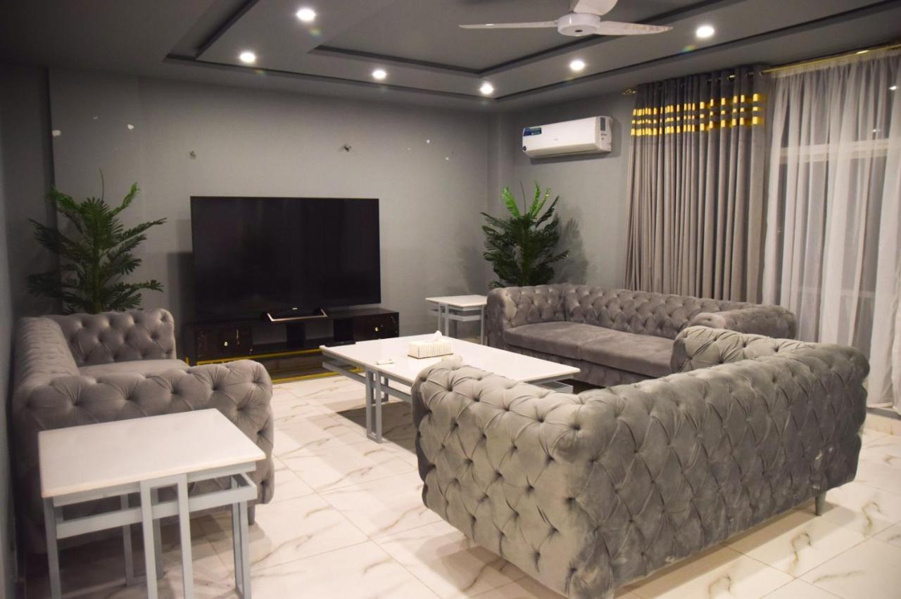 Luxe Suites Bahria Town Лахор Екстер'єр фото