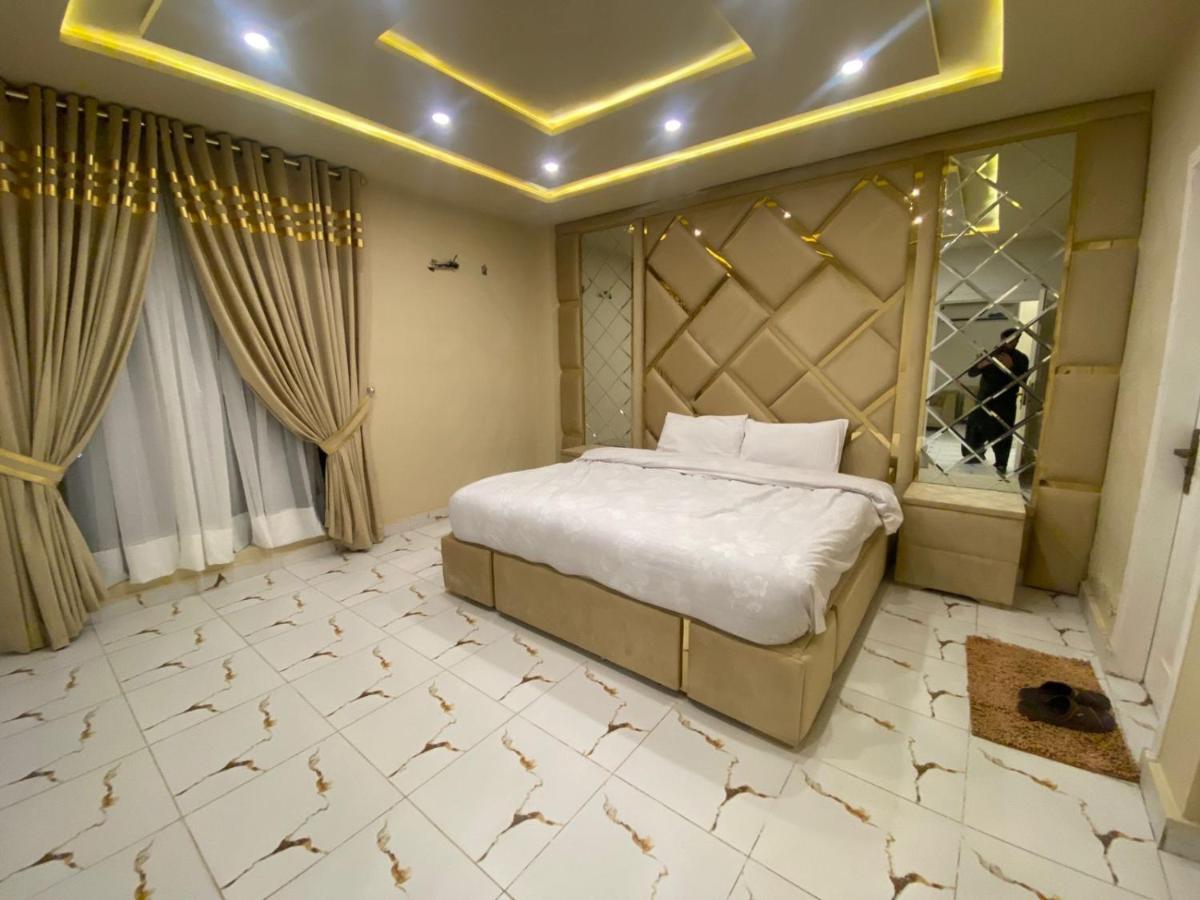 Luxe Suites Bahria Town Лахор Екстер'єр фото