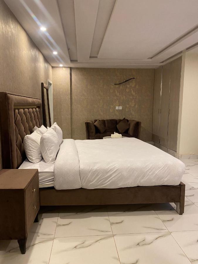 Luxe Suites Bahria Town Лахор Екстер'єр фото