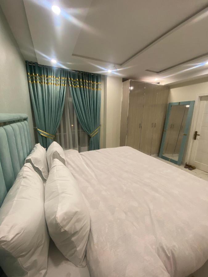 Luxe Suites Bahria Town Лахор Екстер'єр фото