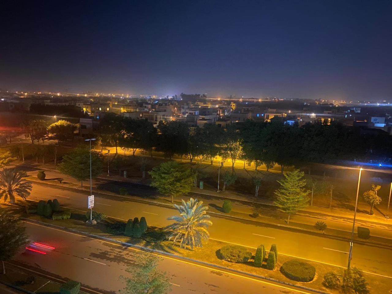 Luxe Suites Bahria Town Лахор Екстер'єр фото