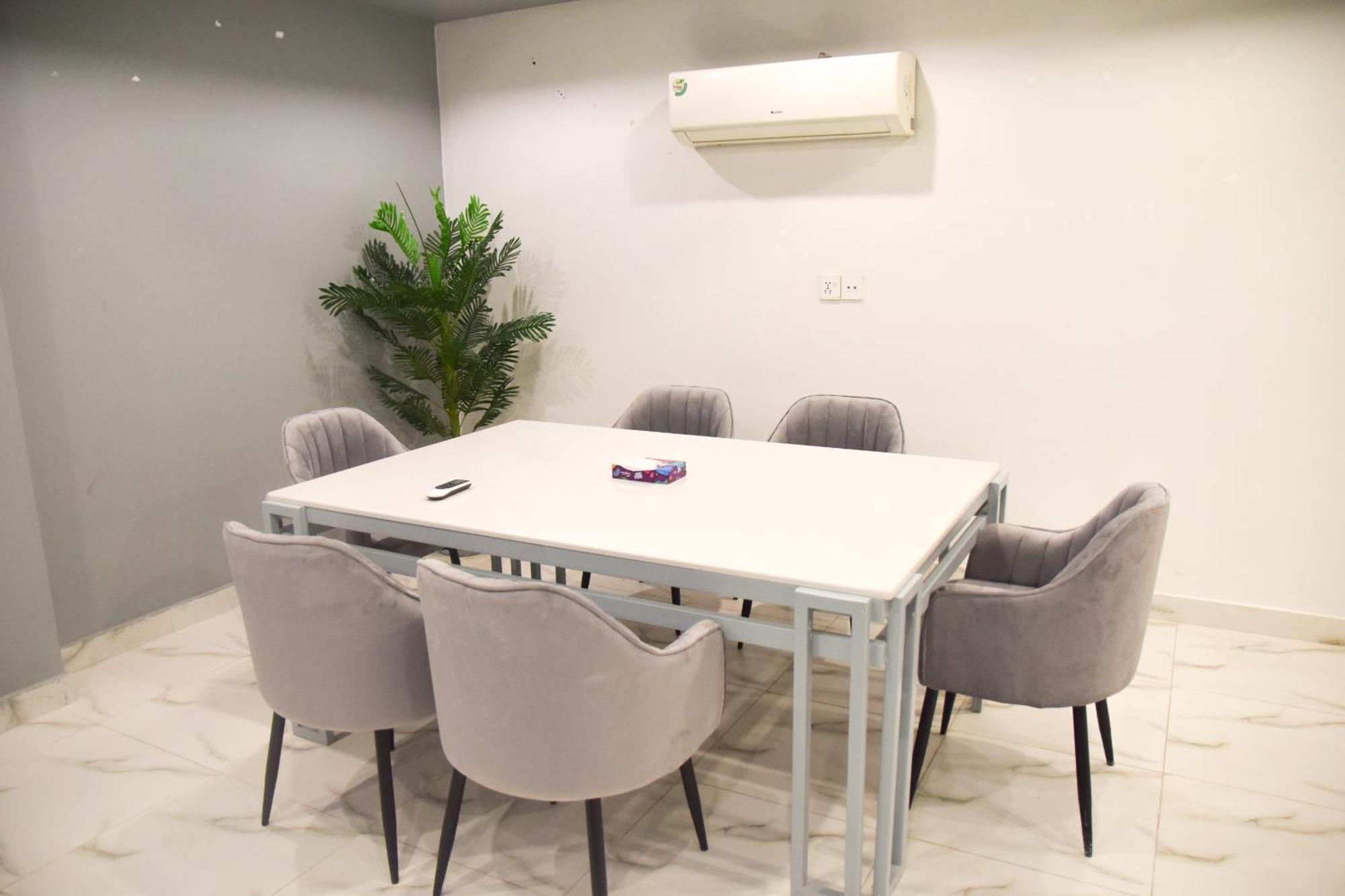 Luxe Suites Bahria Town Лахор Екстер'єр фото