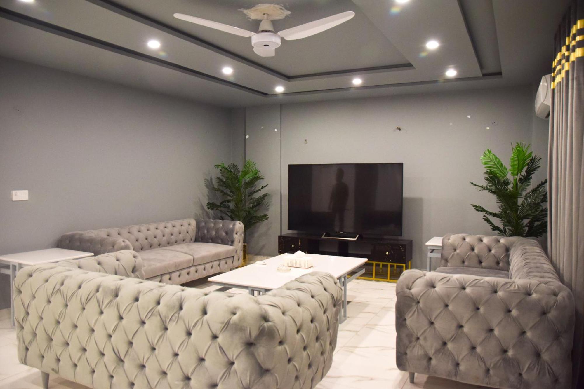 Luxe Suites Bahria Town Лахор Екстер'єр фото
